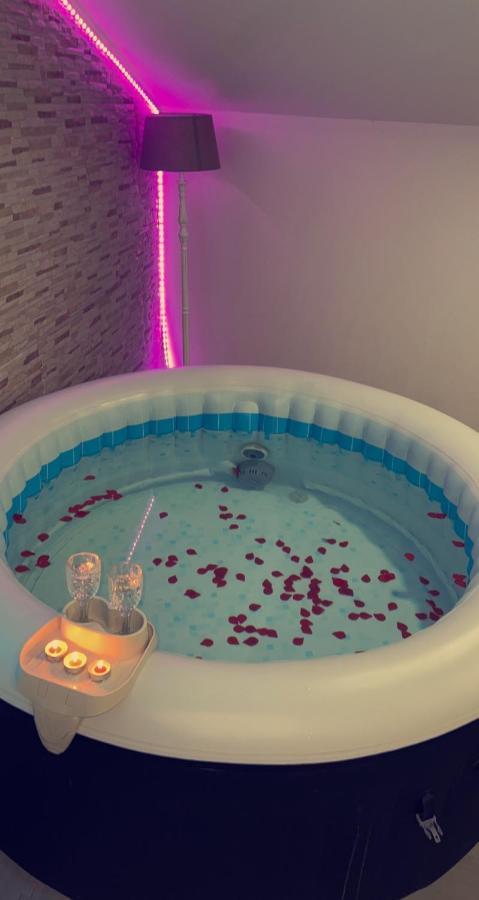 Love'Room Trèbes Esterno foto